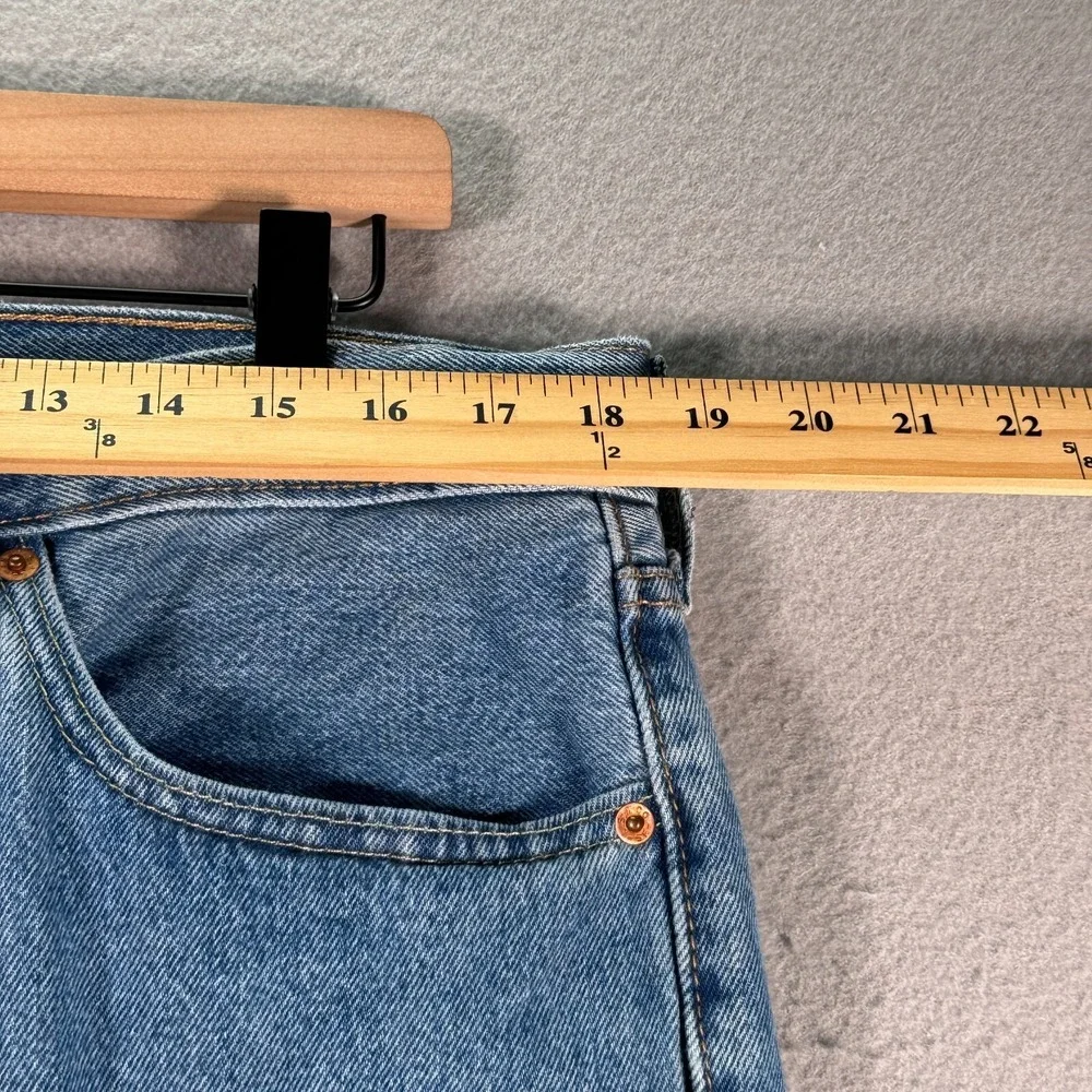Levis 405 Denim Jeans Shorts Mens 36 Blue Lightwash Jorts Bermuda Classic 9